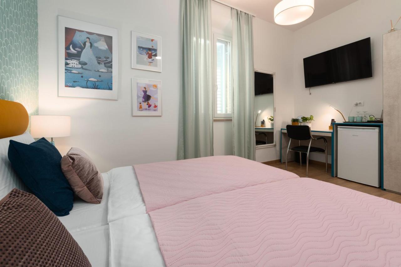 Polesana Rooms Pula Exteriör bild